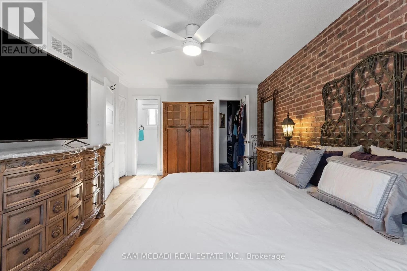 7 PIERPONT PLACE