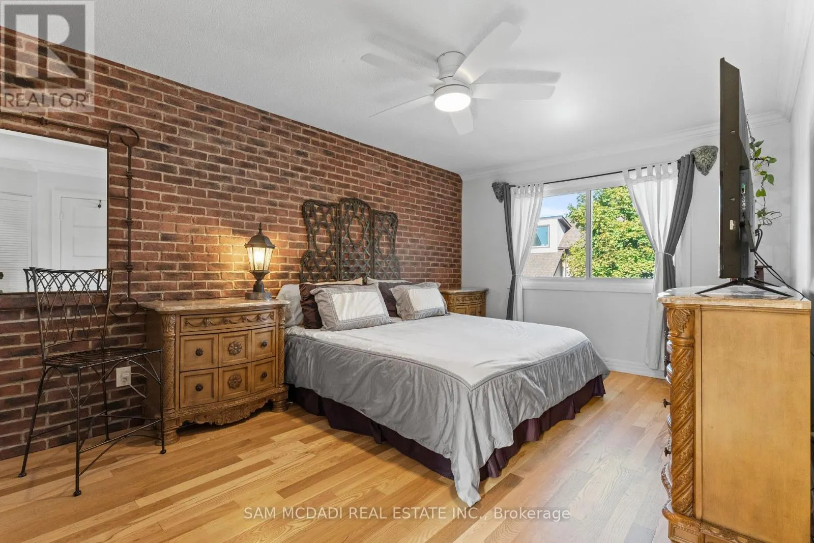 7 PIERPONT PLACE