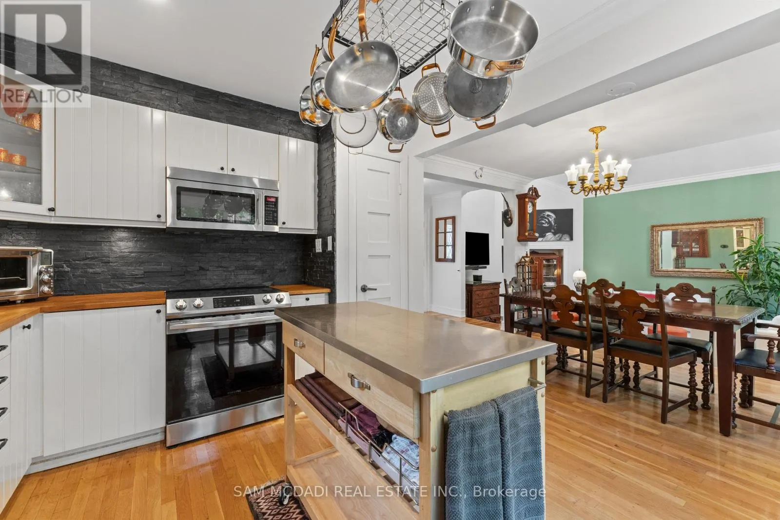 7 PIERPONT PLACE