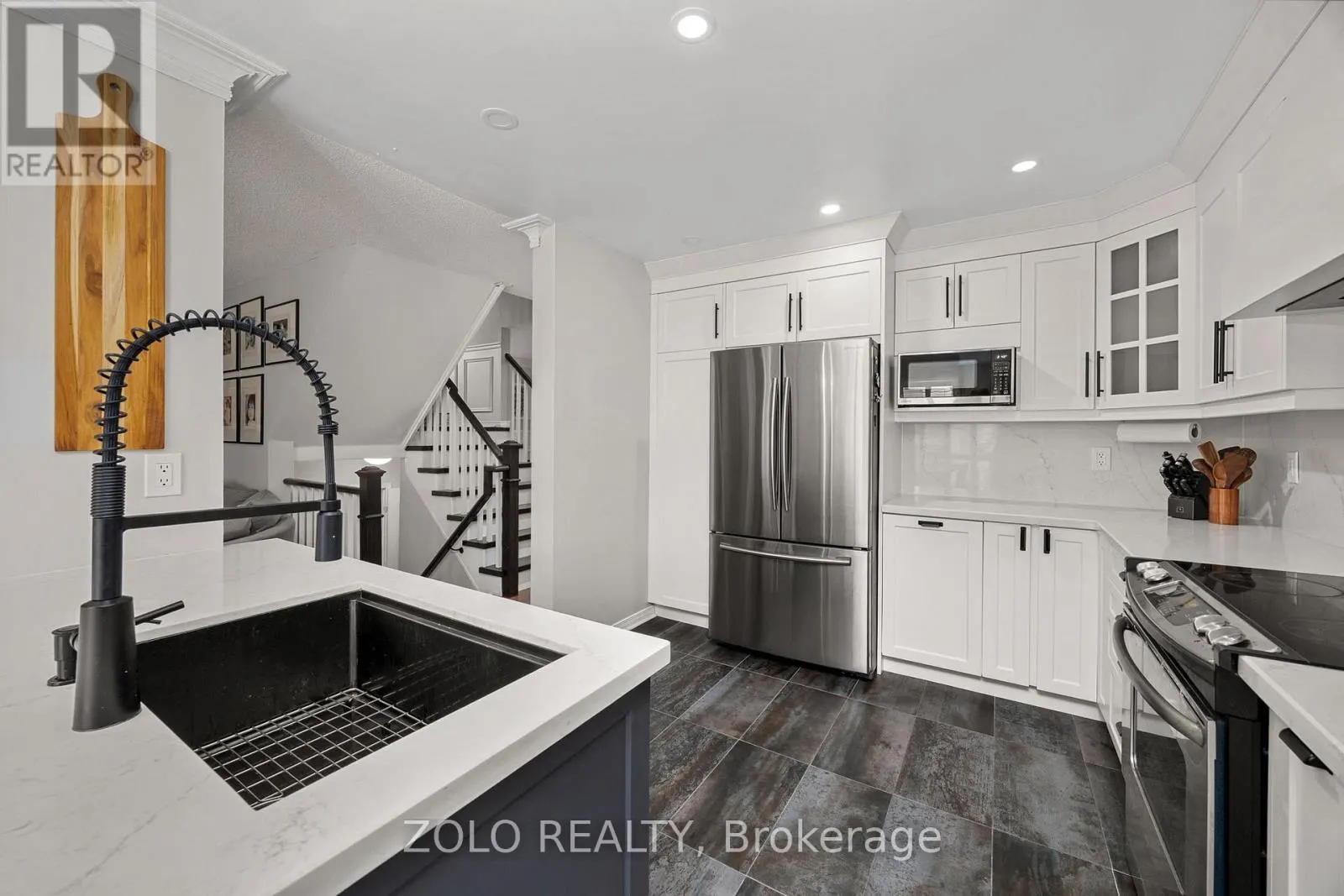 49 SANDYSHORES DRIVE