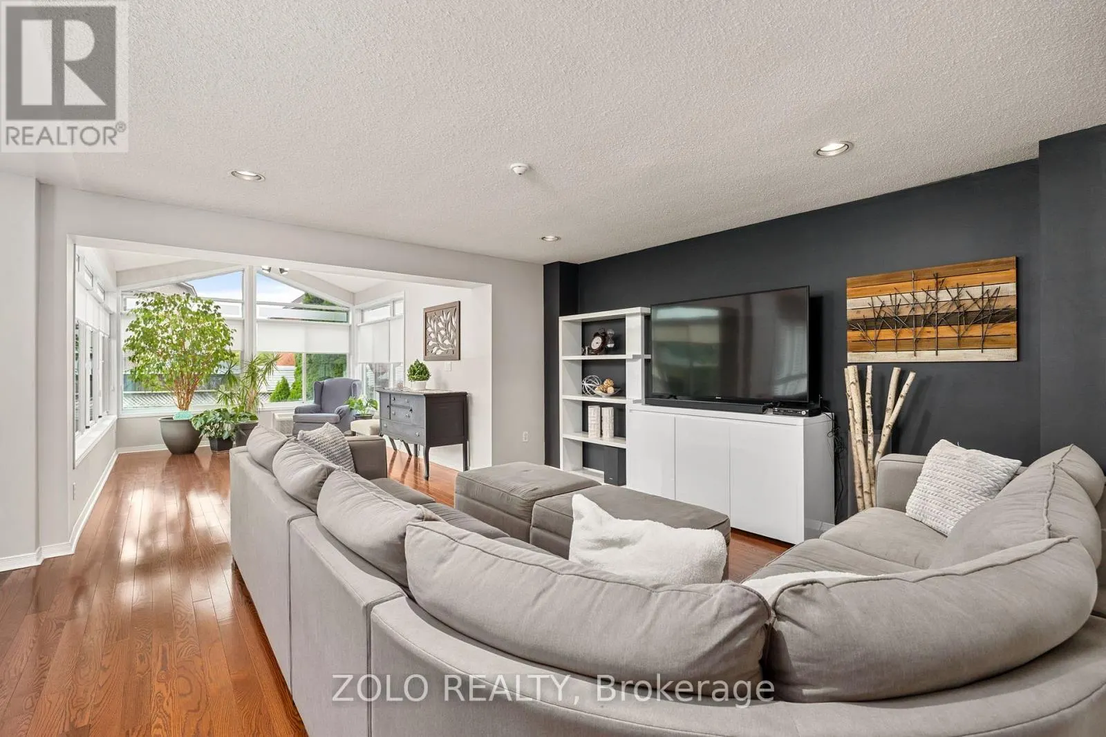 49 SANDYSHORES DRIVE