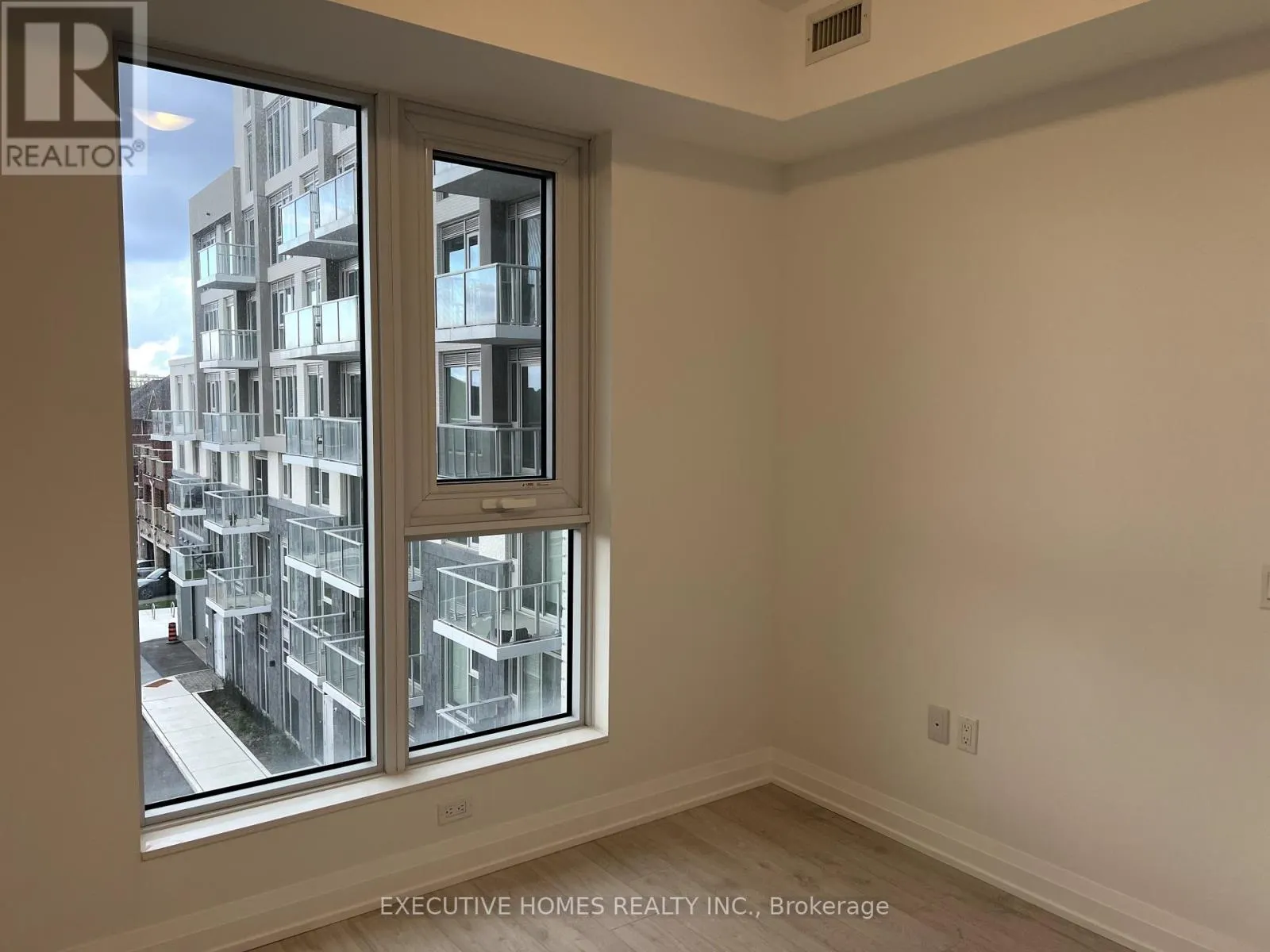 427 - 421 SILVER MAPLE ROAD