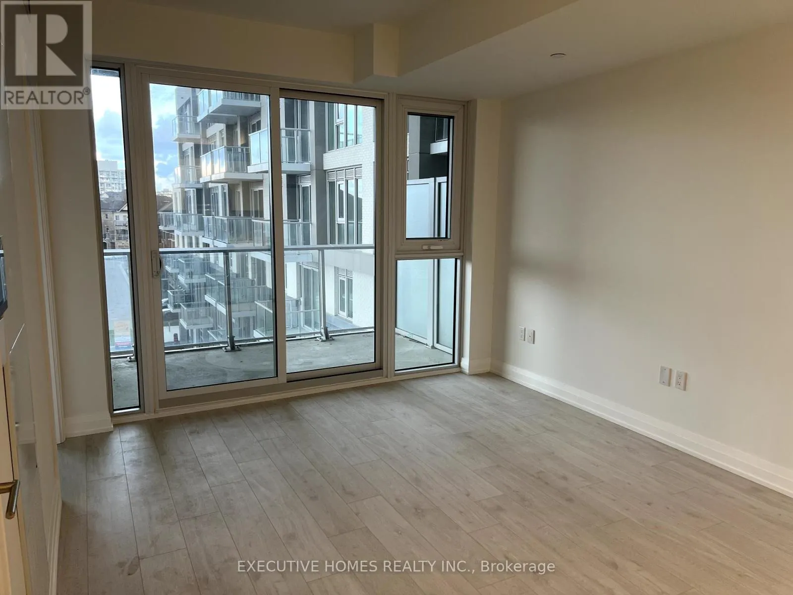 427 - 421 SILVER MAPLE ROAD