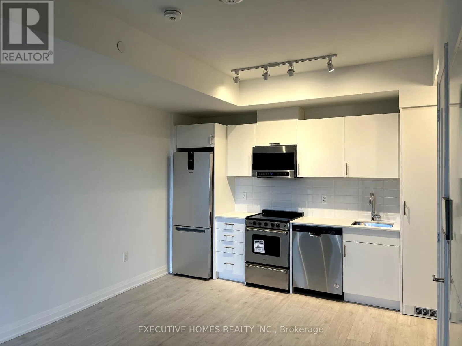 427 - 421 SILVER MAPLE ROAD