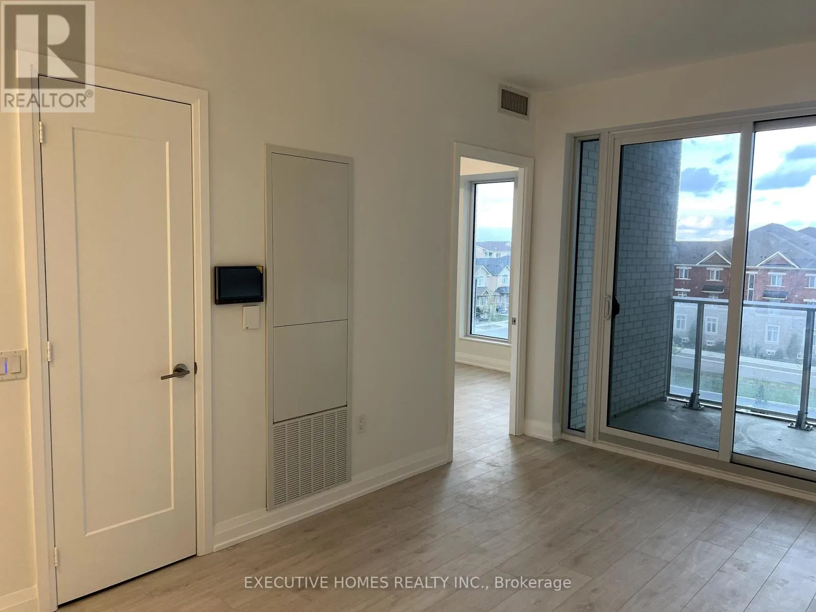 427 - 421 SILVER MAPLE ROAD