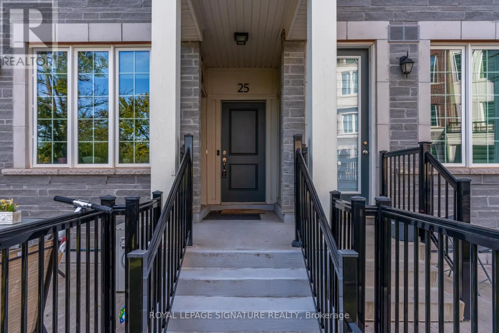 25 - 2199 LILLYKIN STREET