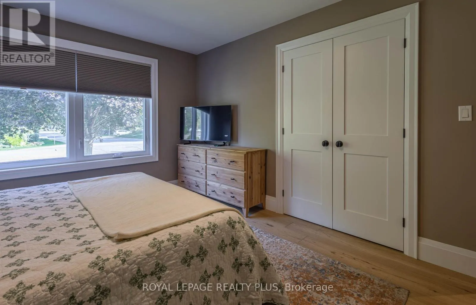 884 EAGLE DRIVE