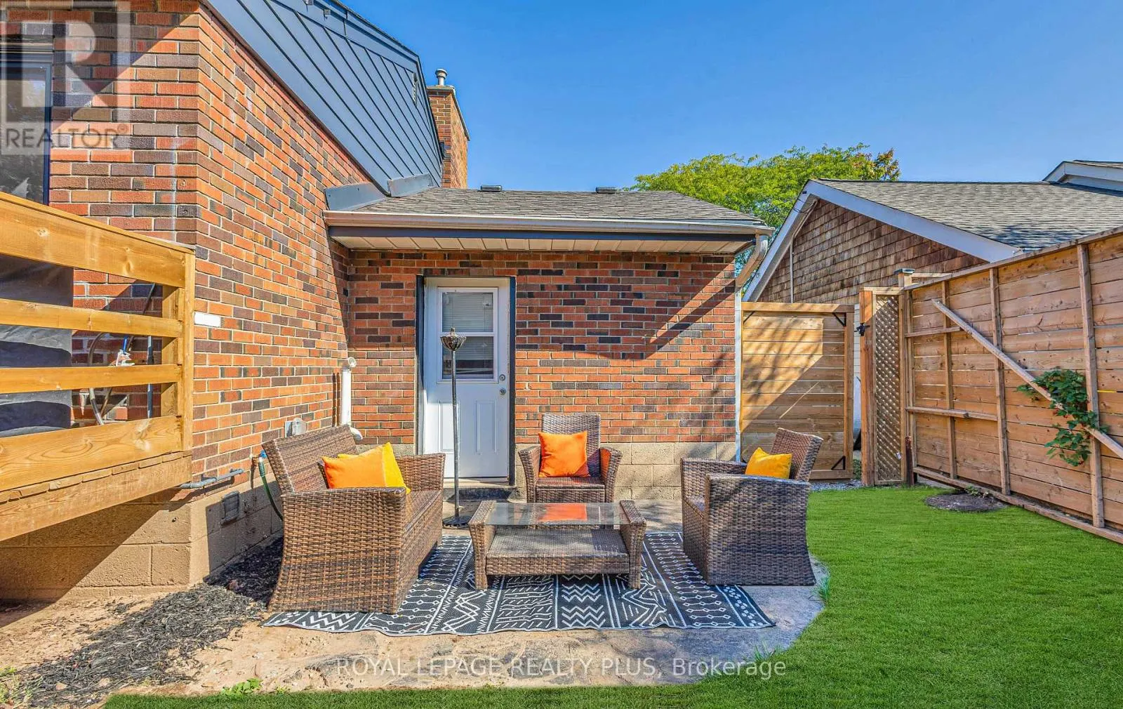 884 EAGLE DRIVE