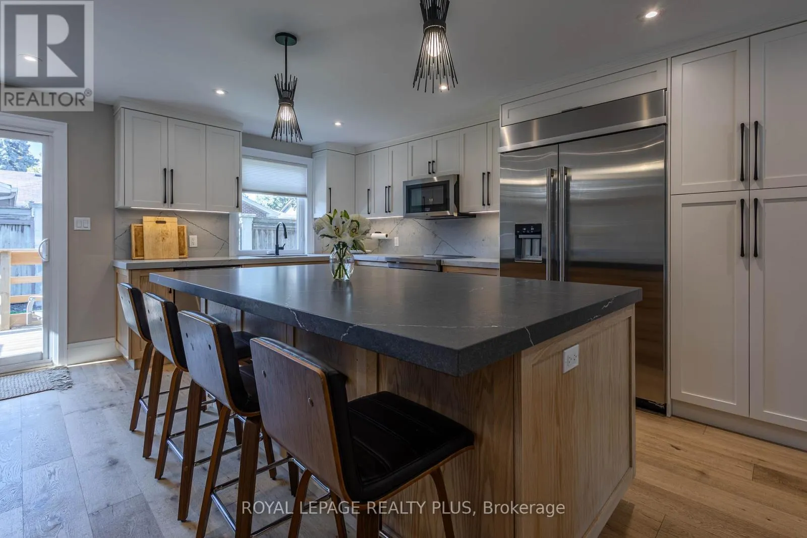 884 EAGLE DRIVE