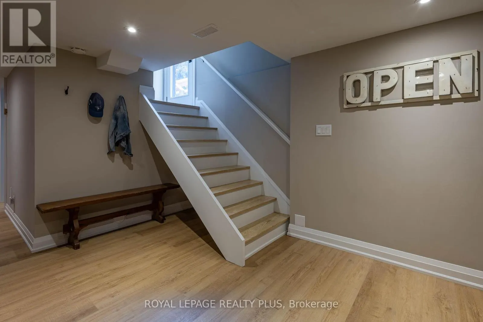 884 EAGLE DRIVE