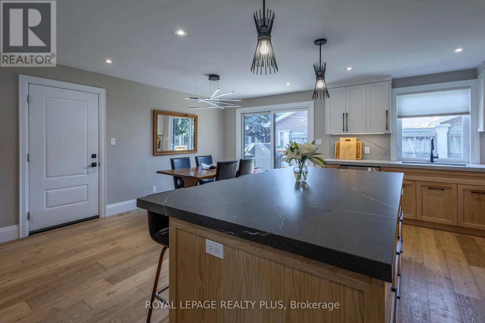 884 EAGLE DRIVE