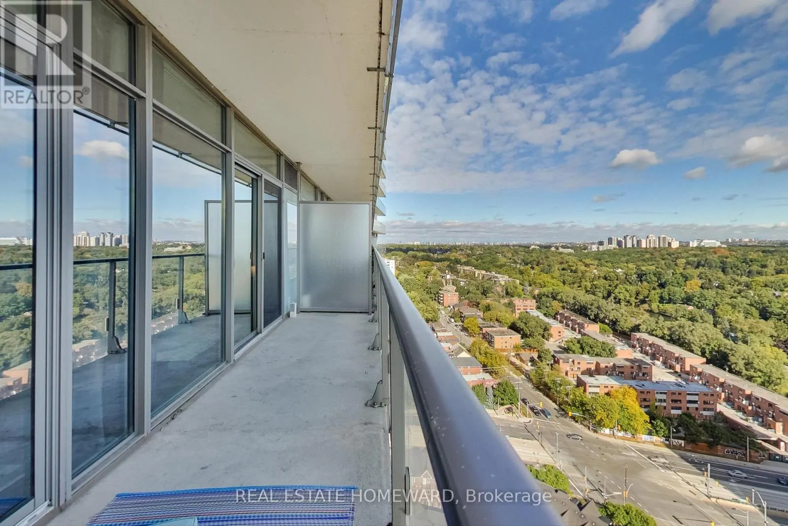 2302 - 103 THE QUEENSWAY AVENUE