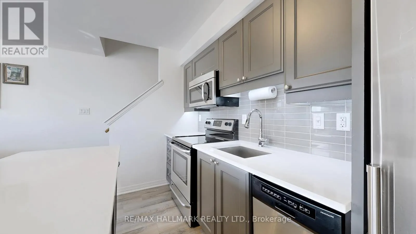 8 - 171 WILLIAM DUNCAN ROAD