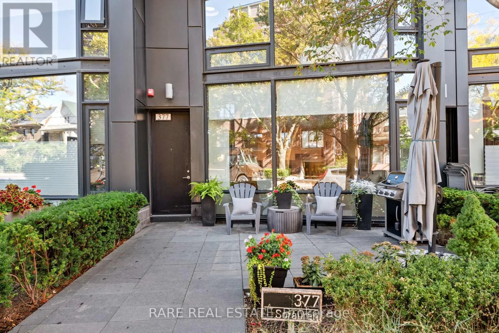 377 SORAUREN AVENUE