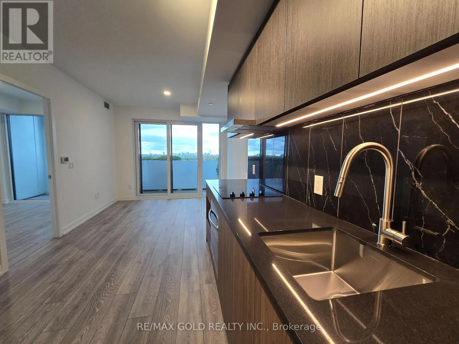 1102 - 1100 SHEPPARD AVENUE W