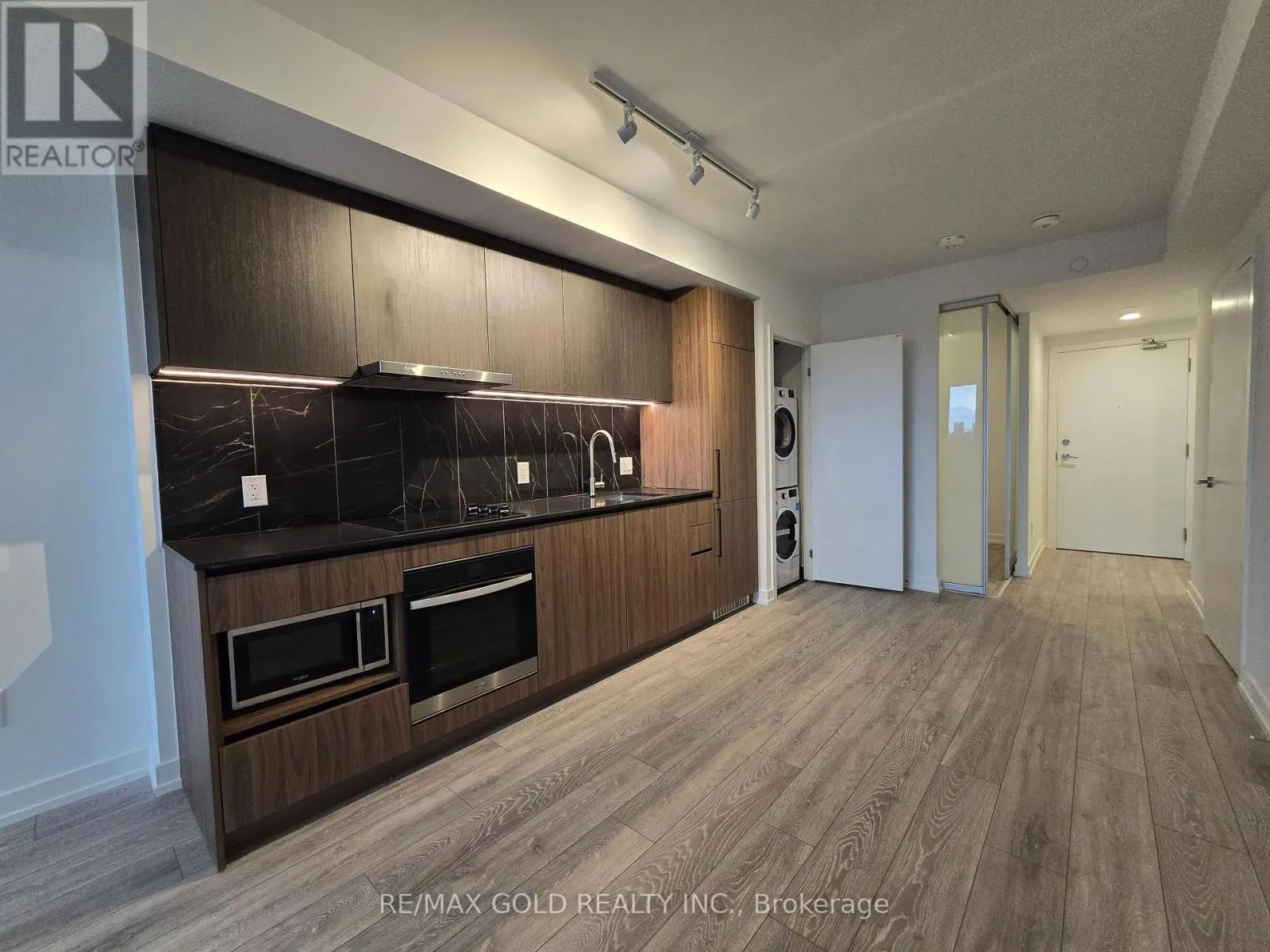 1102 - 1100 SHEPPARD AVENUE W