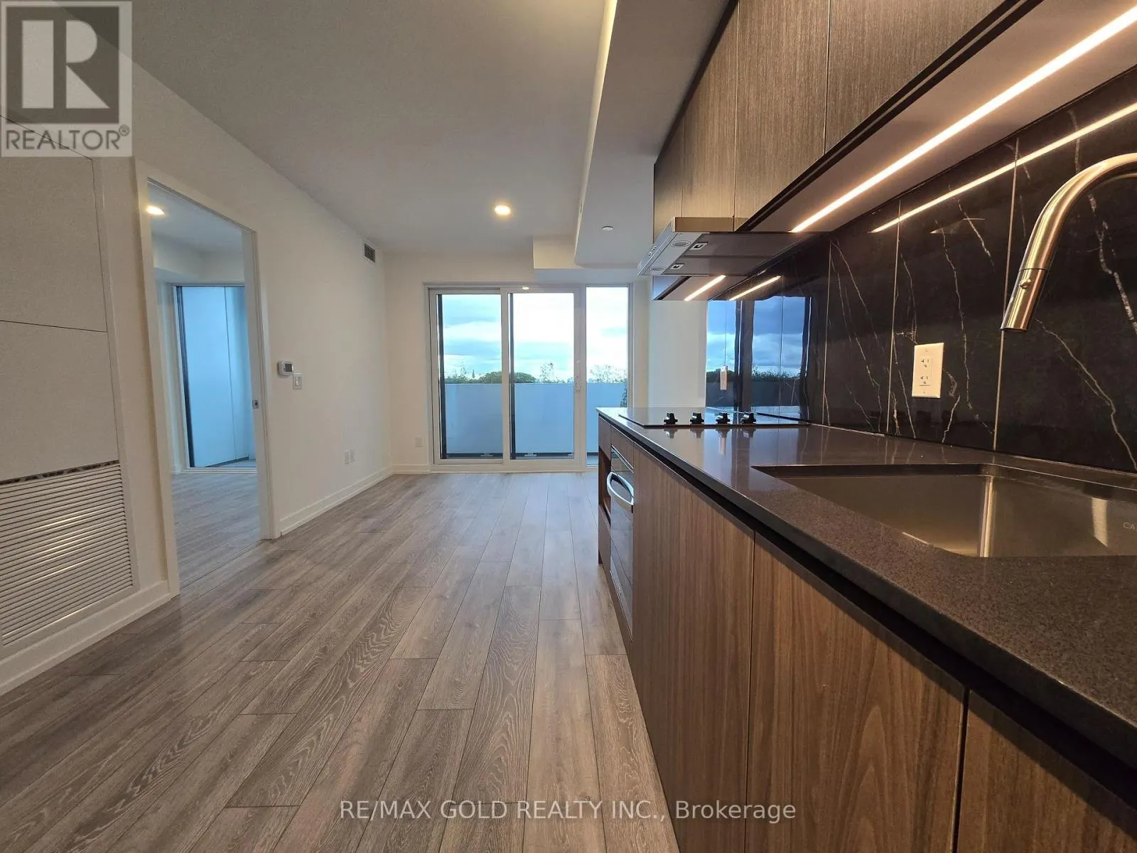 1102 - 1100 SHEPPARD AVENUE W
