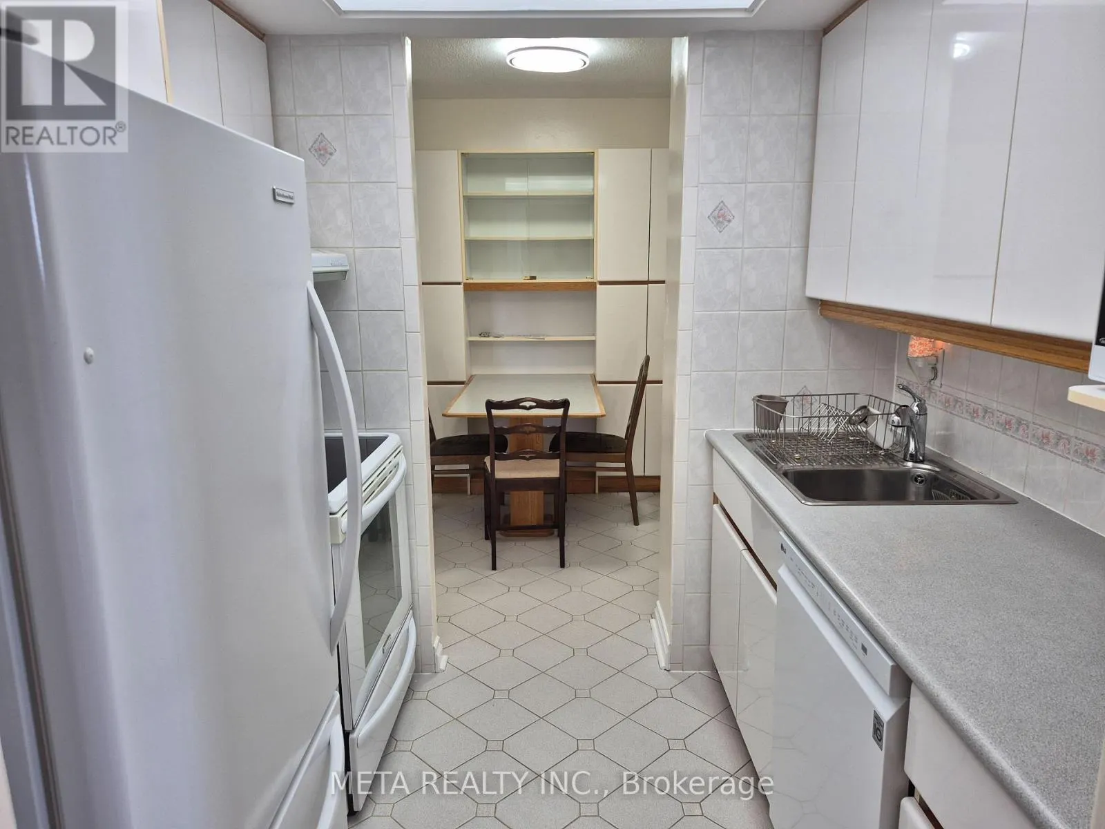 910 - 1535 LAKESHORE ROAD E