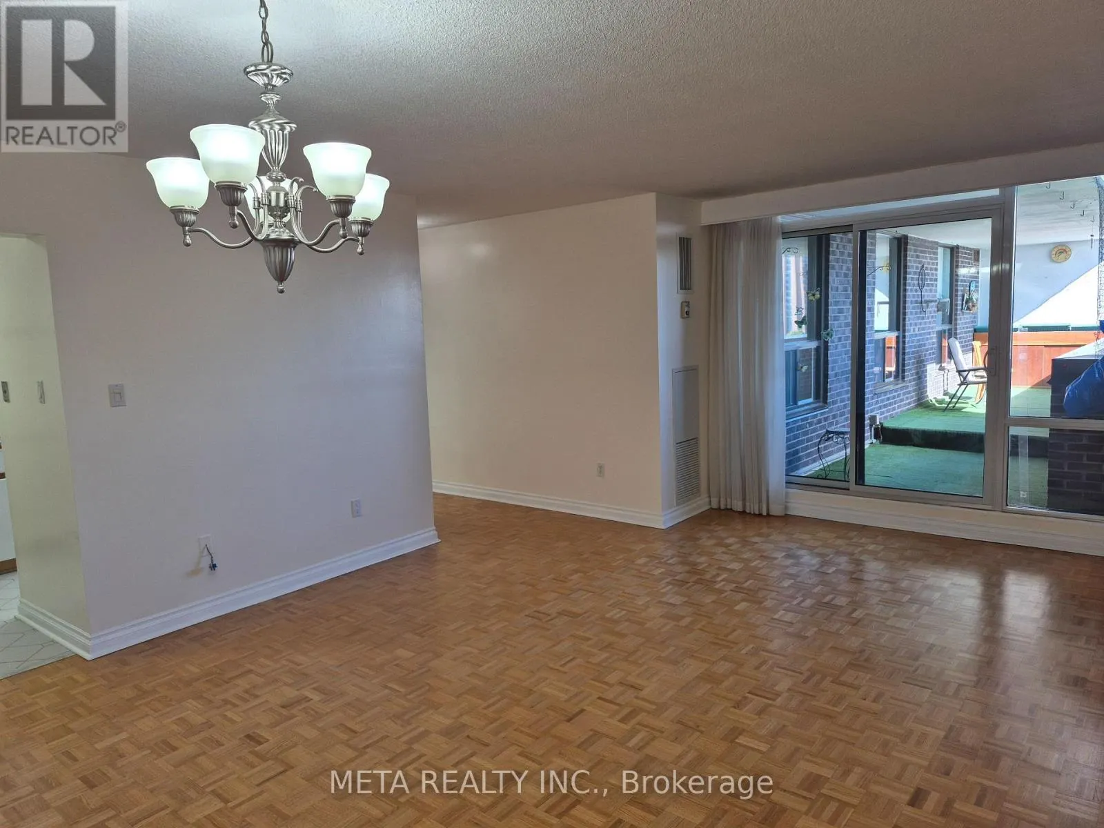 910 - 1535 LAKESHORE ROAD E