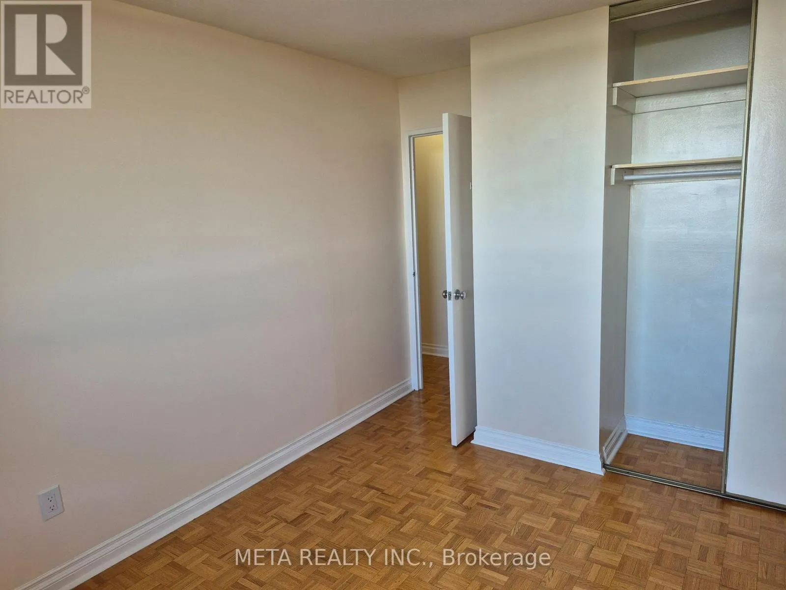 910 - 1535 LAKESHORE ROAD E