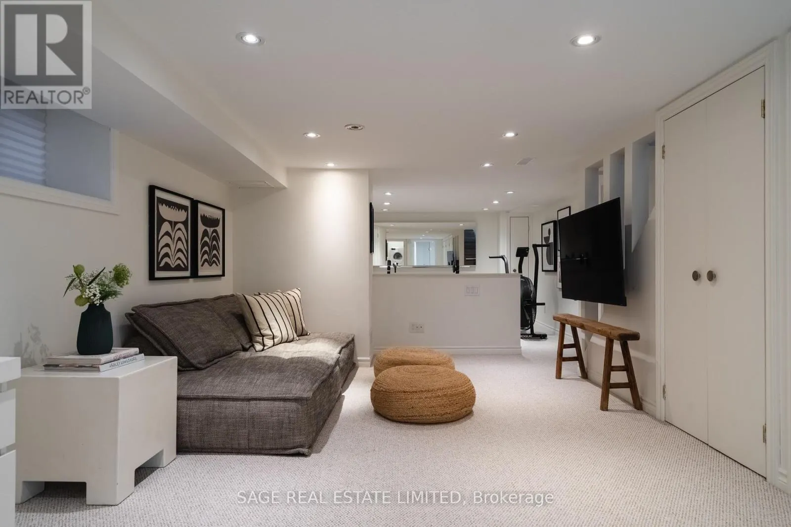 70 MEDLAND CRESCENT