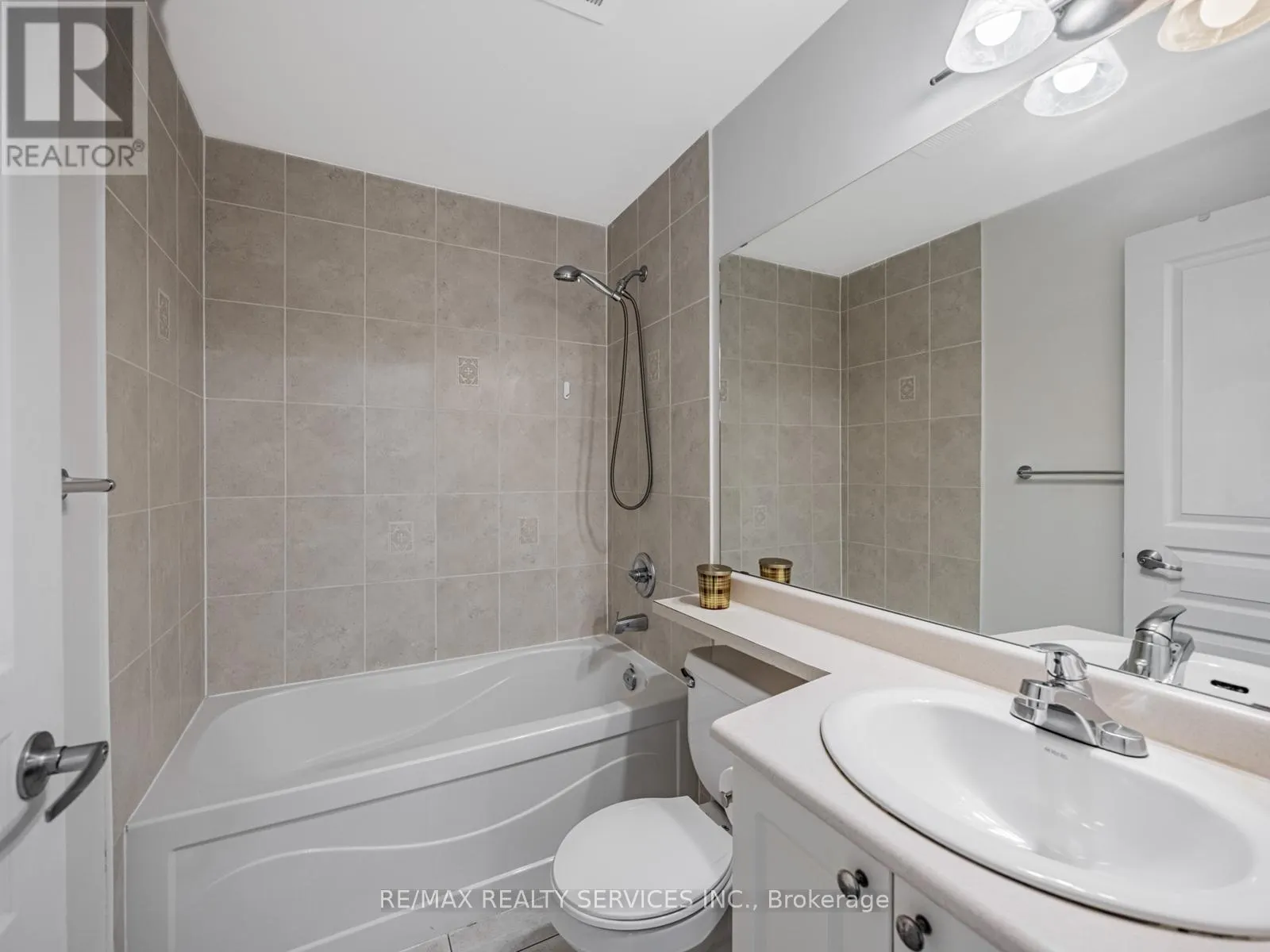 1004 - 225 WEBB DRIVE