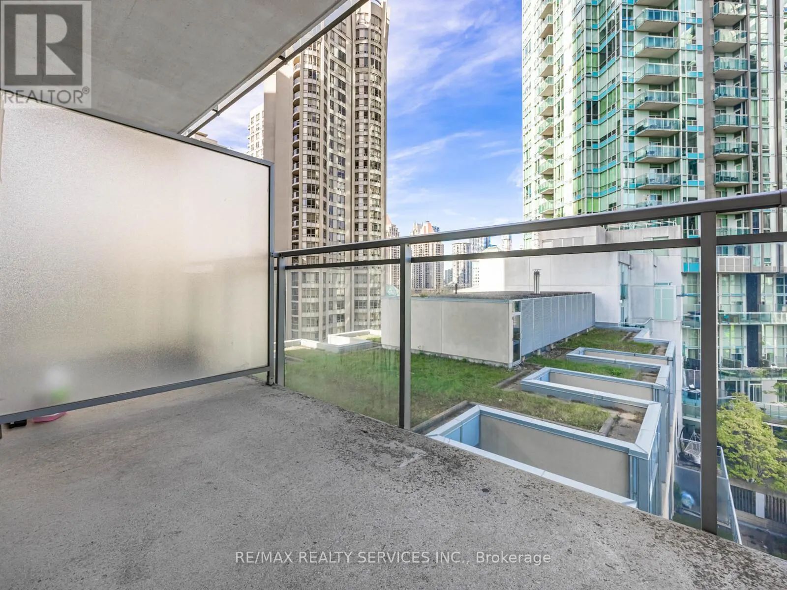 1004 - 225 WEBB DRIVE