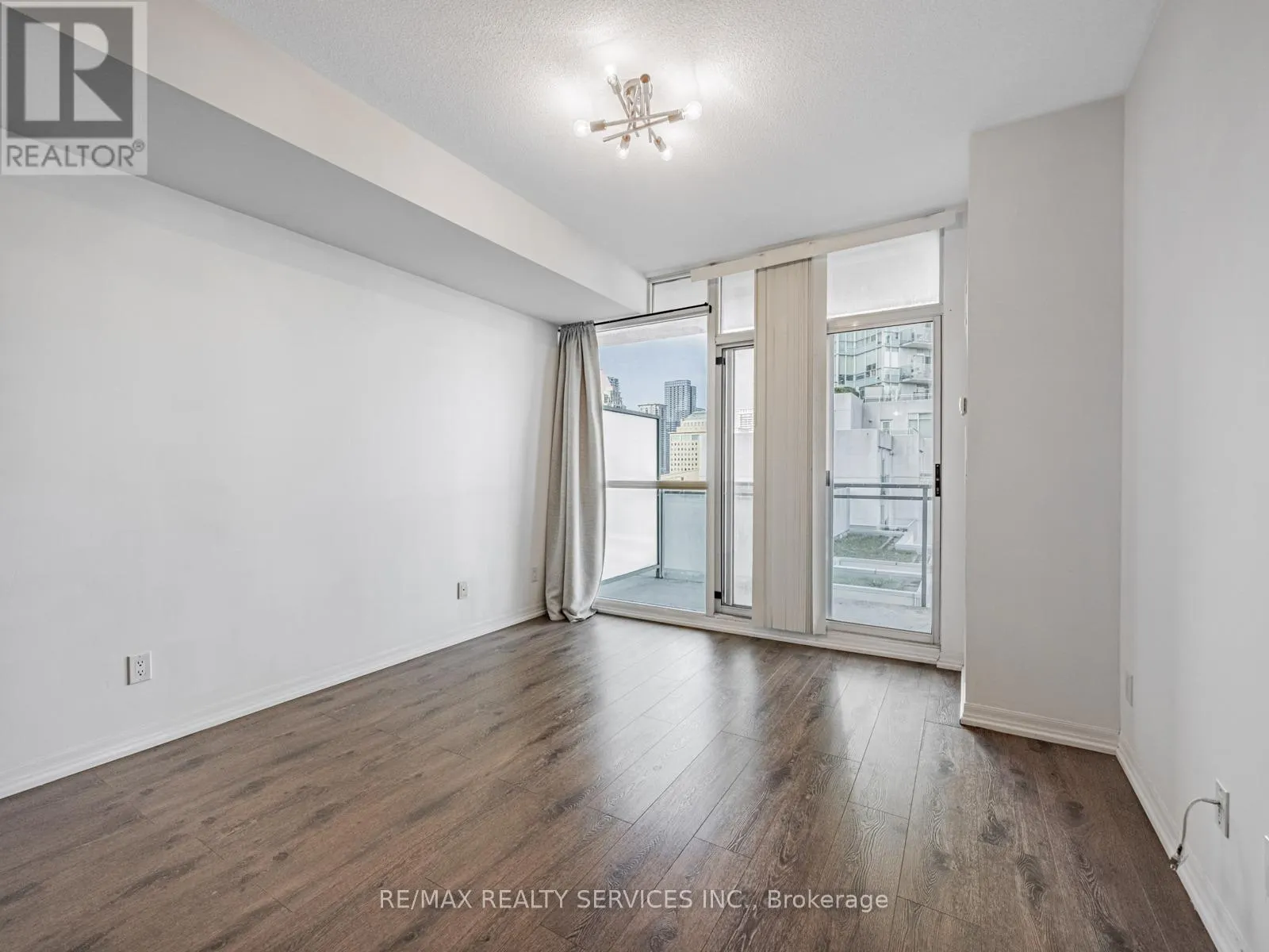 1004 - 225 WEBB DRIVE