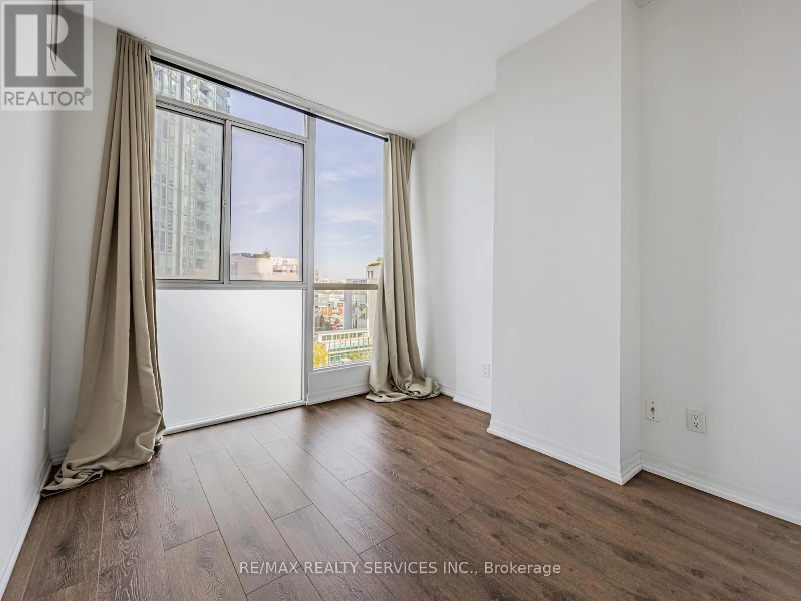 1004 - 225 WEBB DRIVE