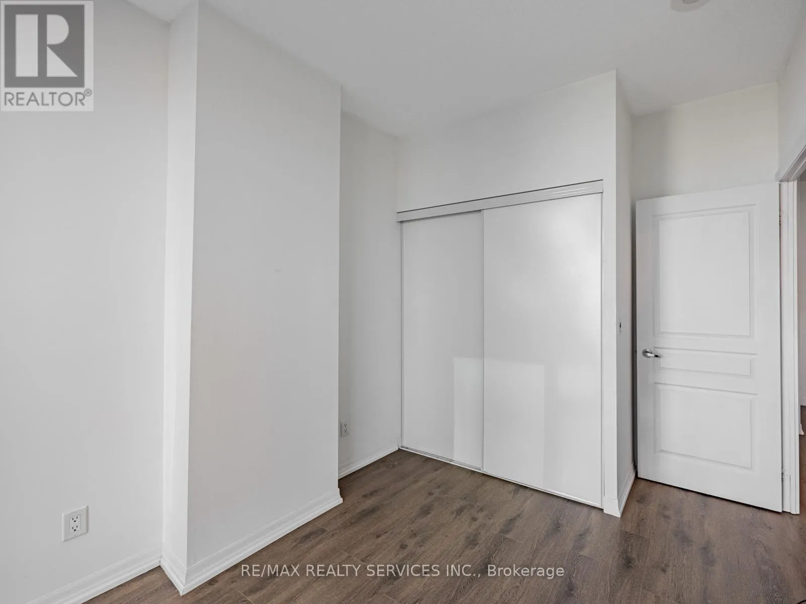 1004 - 225 WEBB DRIVE