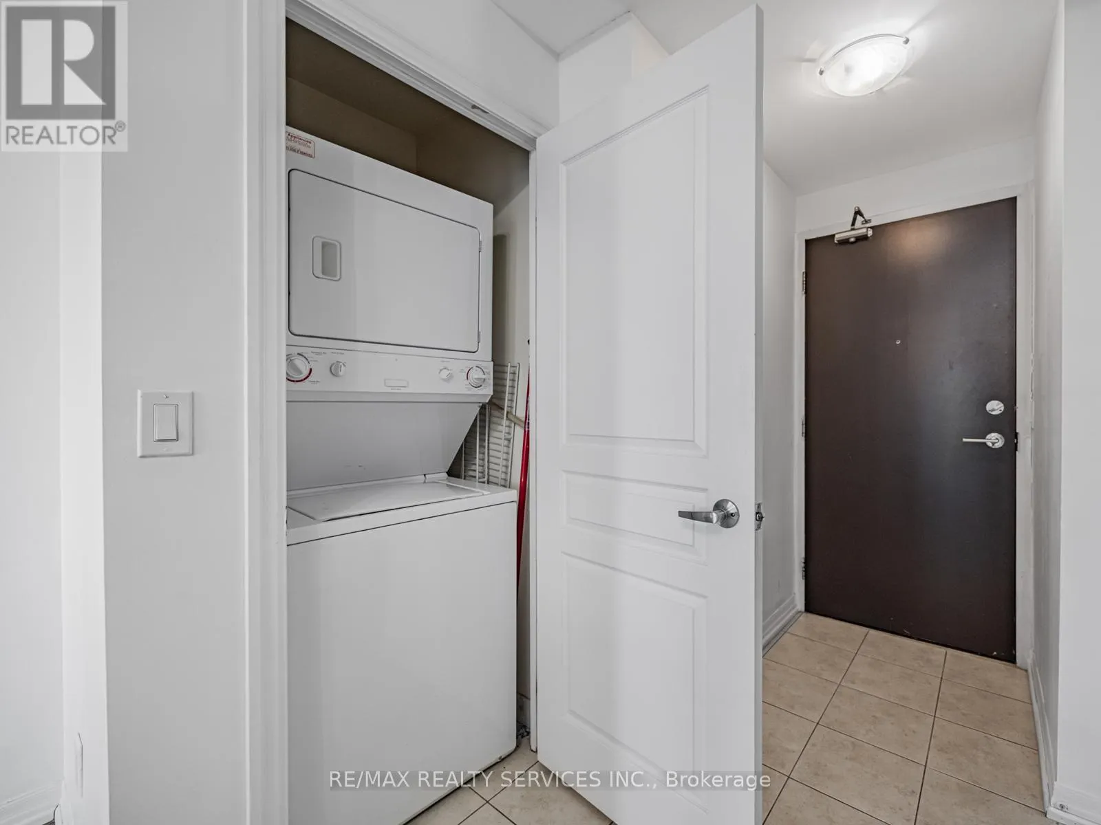 1004 - 225 WEBB DRIVE