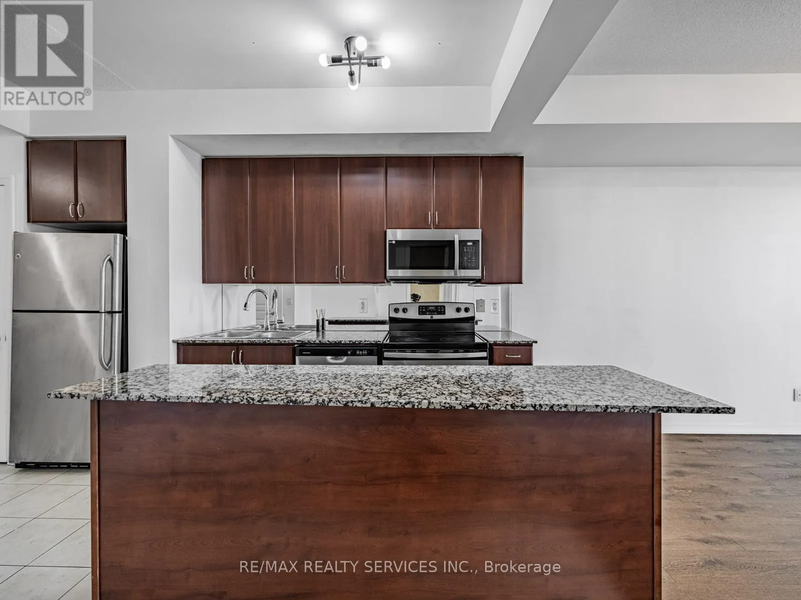 1004 - 225 WEBB DRIVE