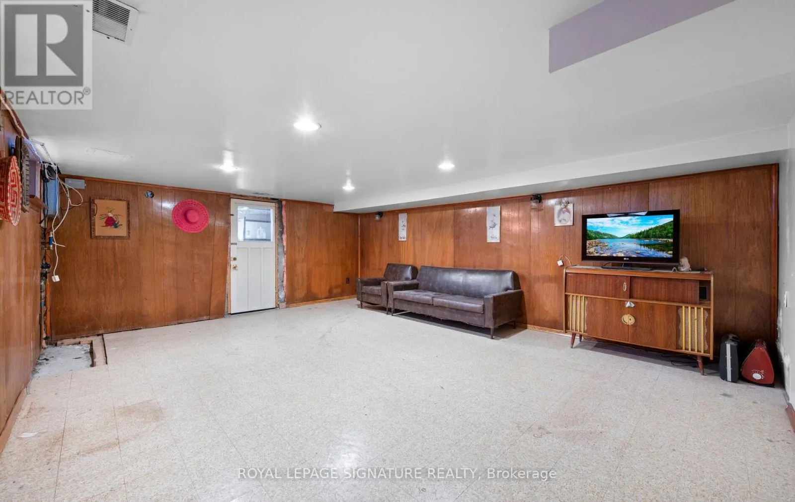 69 CHAMBERS AVENUE
