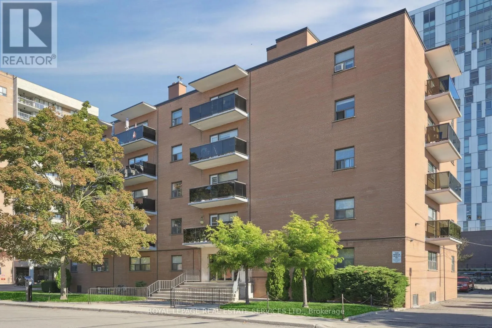 107 - 7 HELENE STREET N