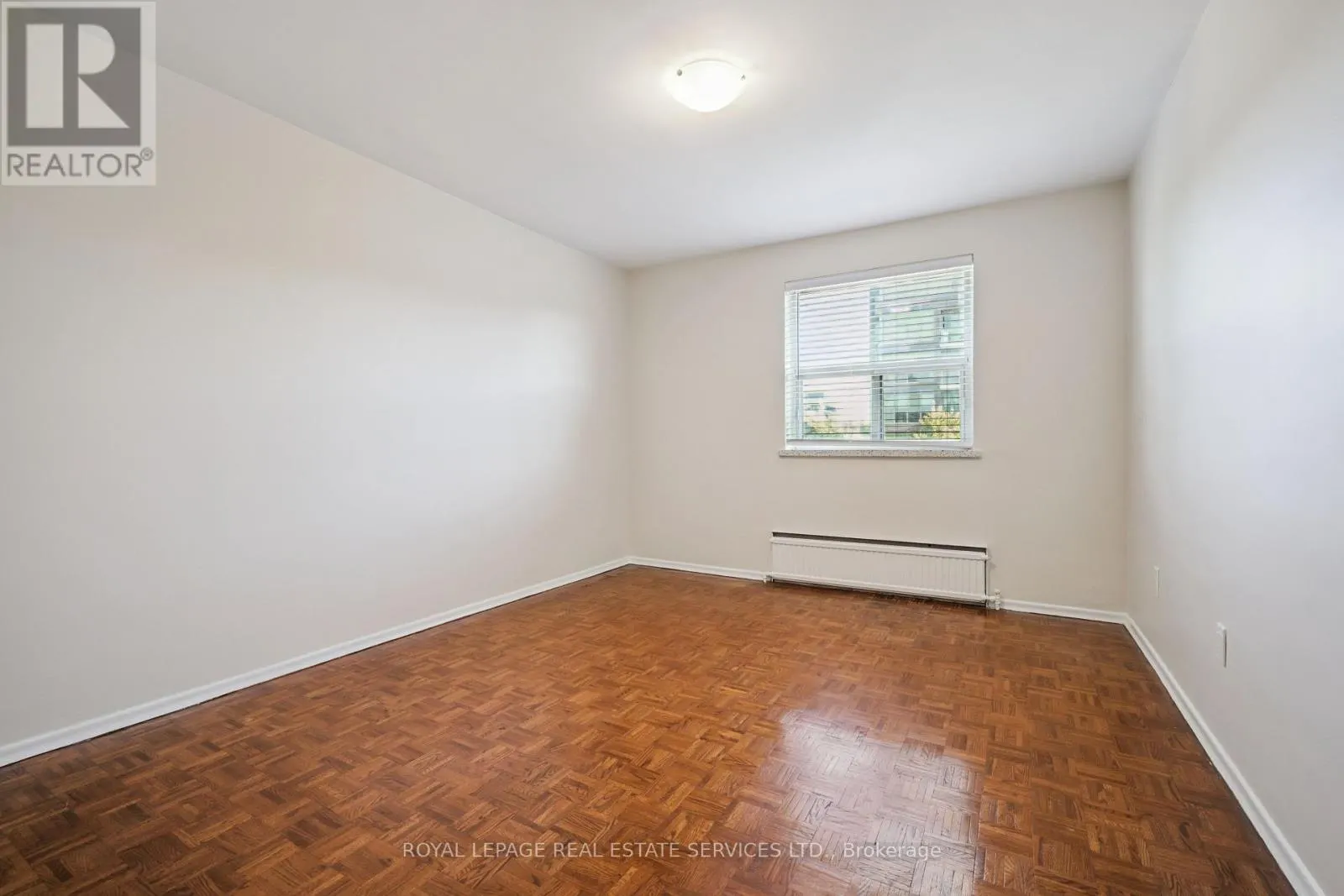 402 - 7 HELENE STREET N