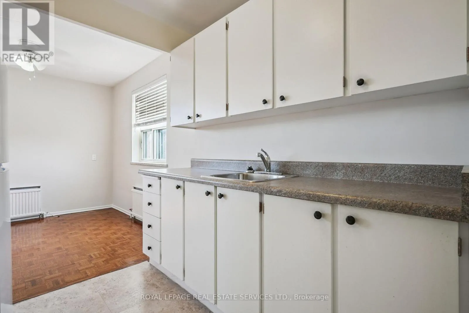 402 - 7 HELENE STREET N
