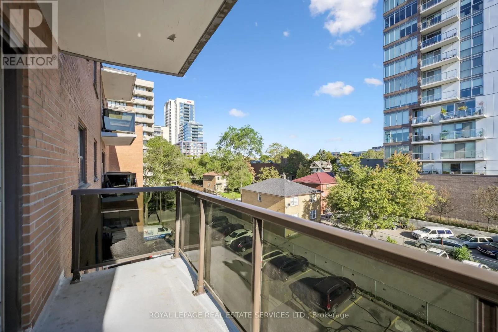 402 - 7 HELENE STREET N
