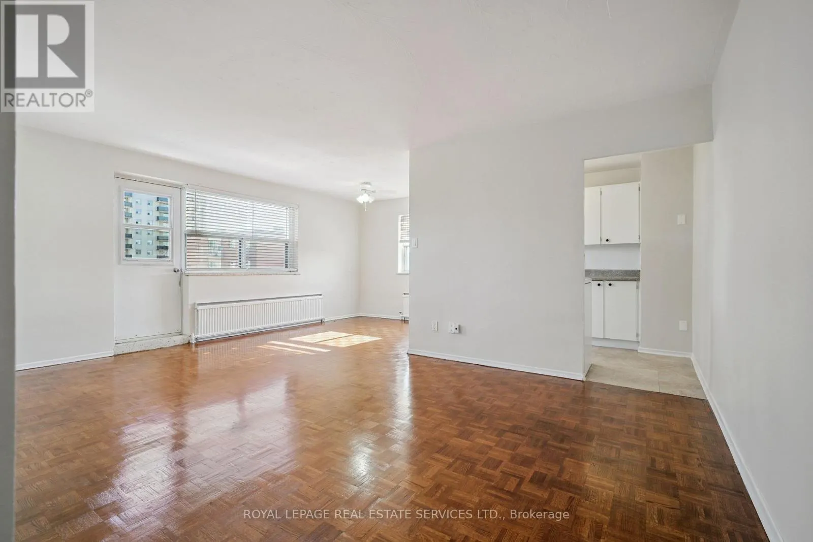 402 - 7 HELENE STREET N
