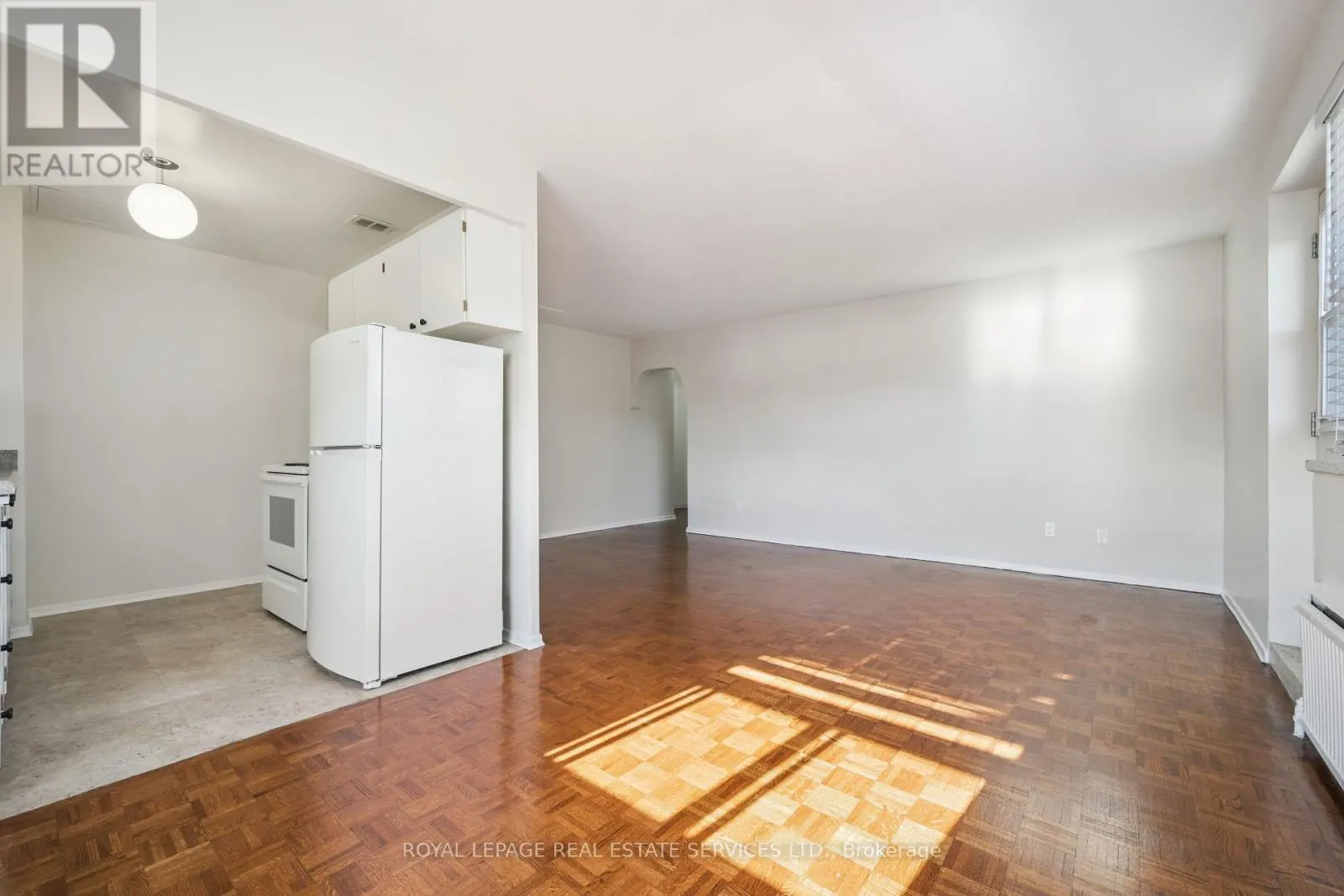 402 - 7 HELENE STREET N