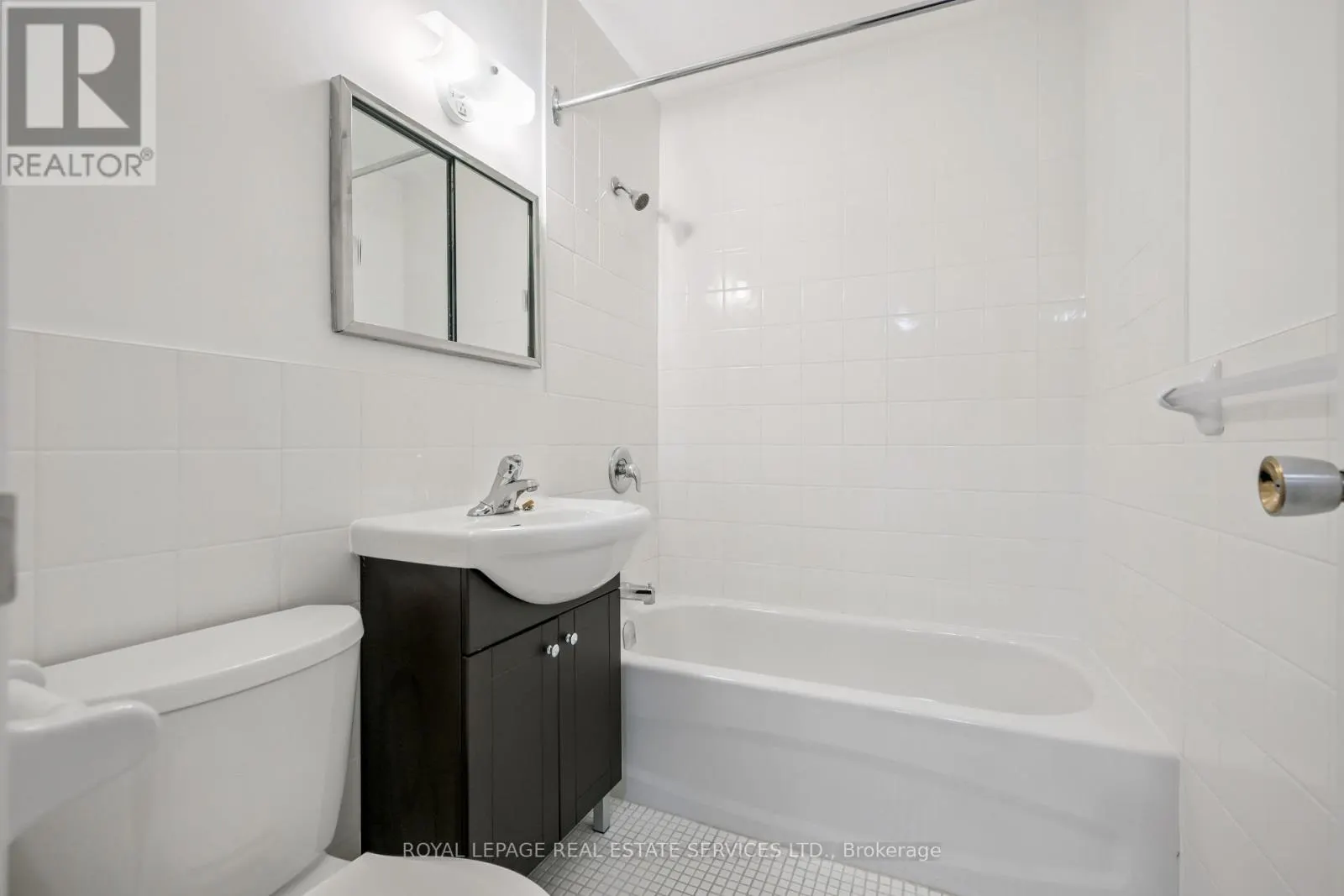 402 - 7 HELENE STREET N