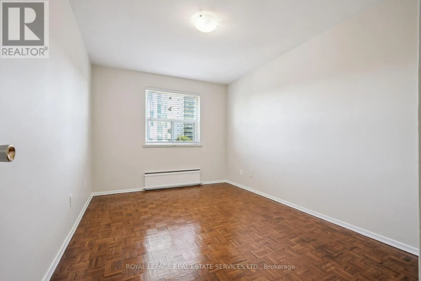 402 - 7 HELENE STREET N
