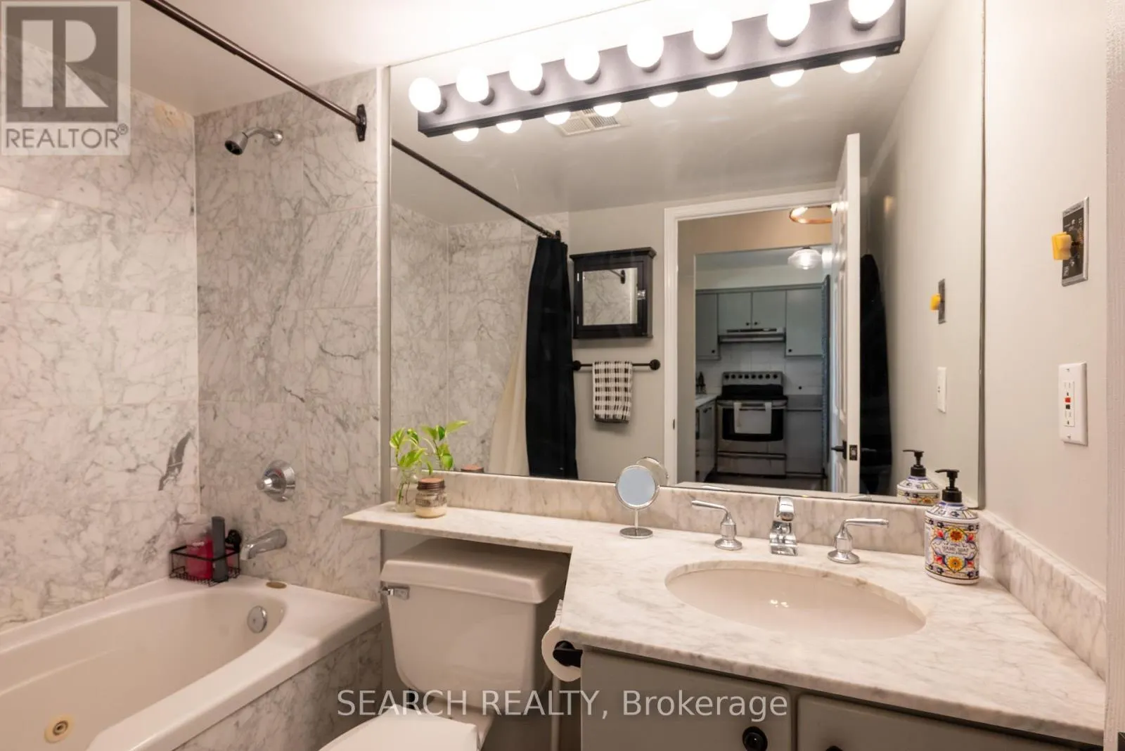 1705 - 2285 LAKE SHORE BOULEVARD W