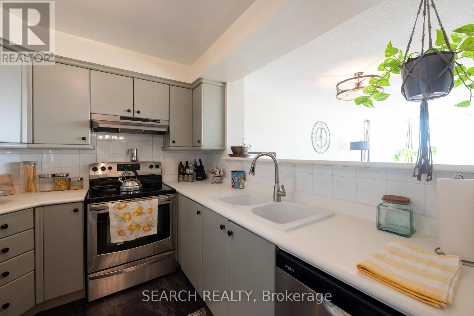 1705 - 2285 LAKE SHORE BOULEVARD W