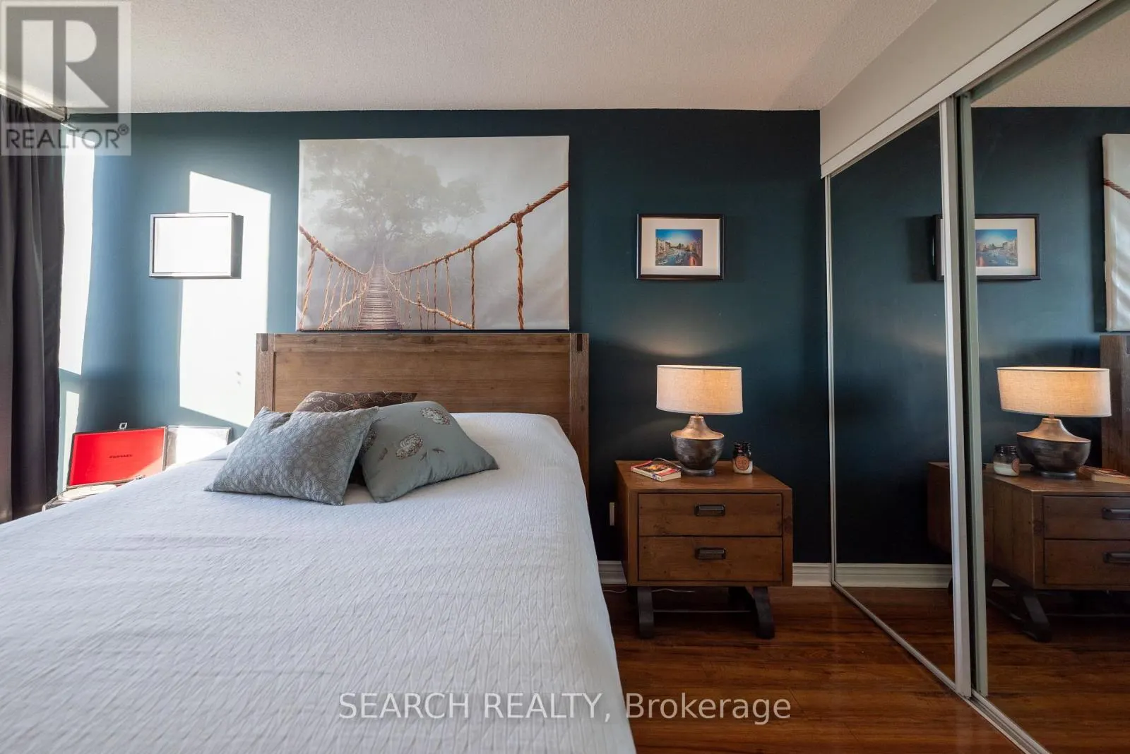 1705 - 2285 LAKE SHORE BOULEVARD W