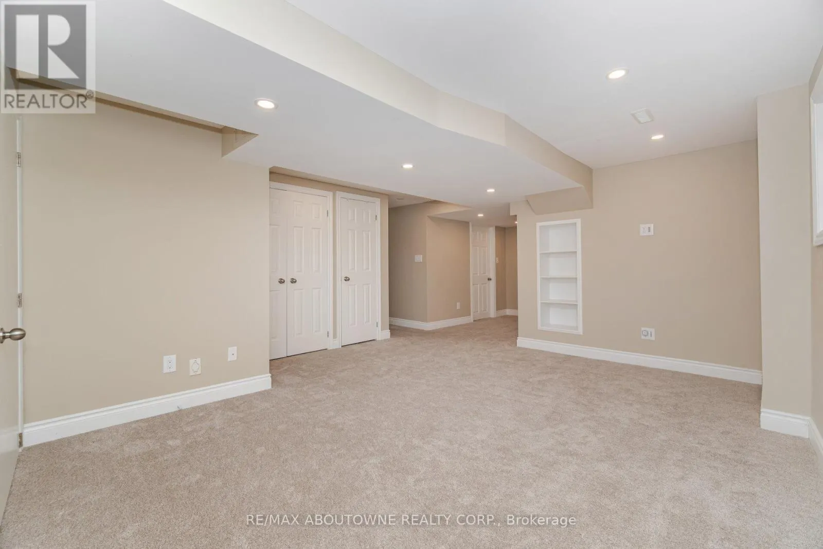 14 - 2935 HEADON FOREST DRIVE