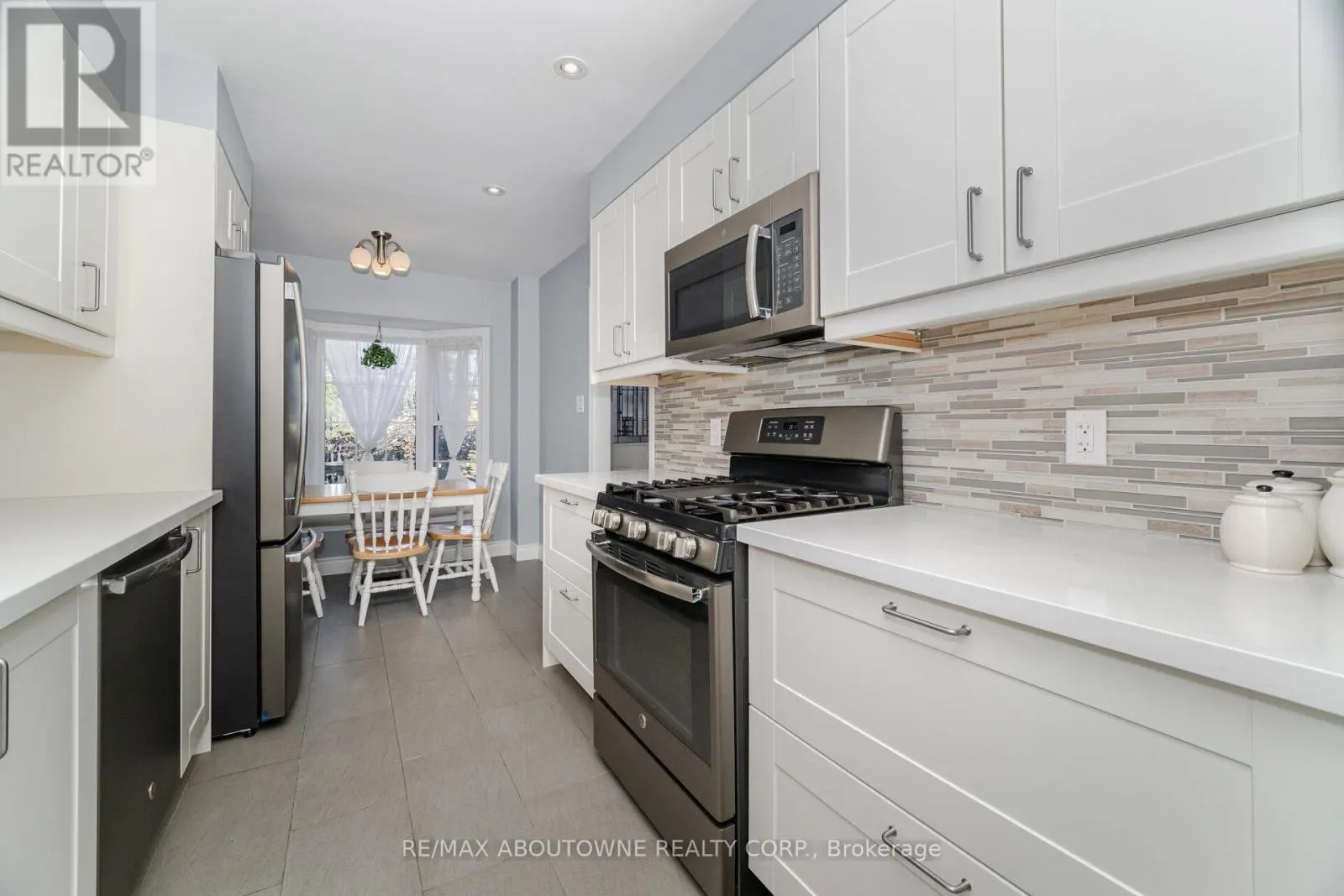 14 - 2935 HEADON FOREST DRIVE