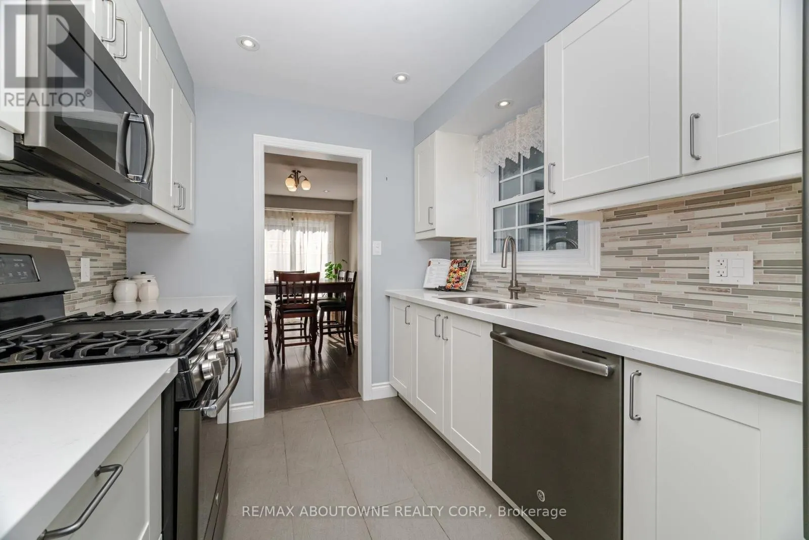 14 - 2935 HEADON FOREST DRIVE