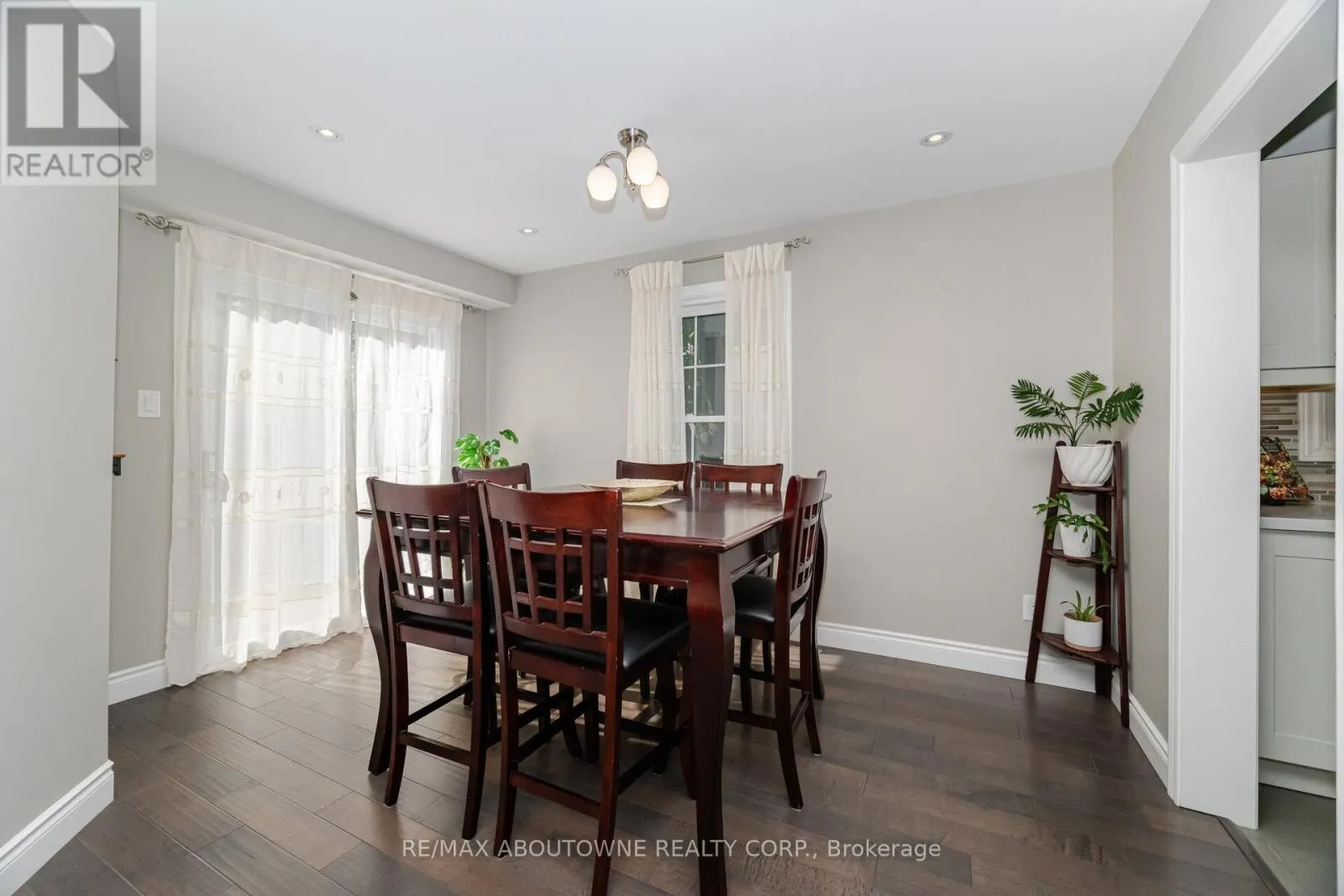 14 - 2935 HEADON FOREST DRIVE