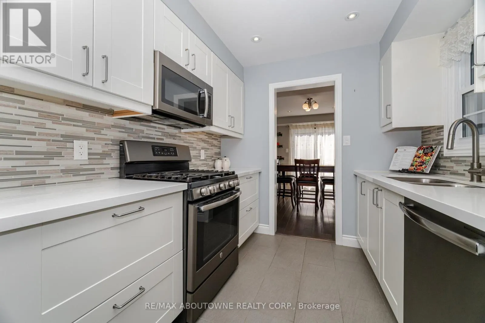 14 - 2935 HEADON FOREST DRIVE