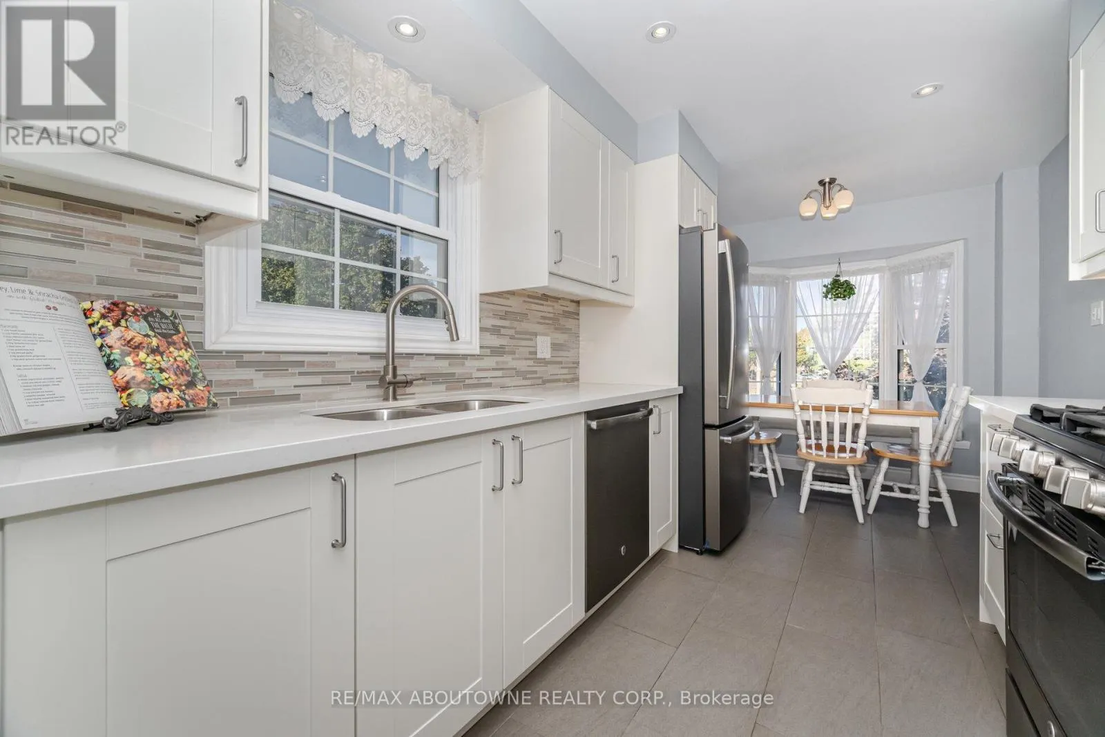 14 - 2935 HEADON FOREST DRIVE